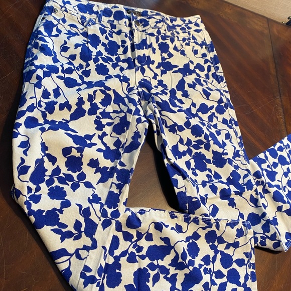 Dana Buchman Blue and White Patterned Women's Jeans - Picture 1 of 3